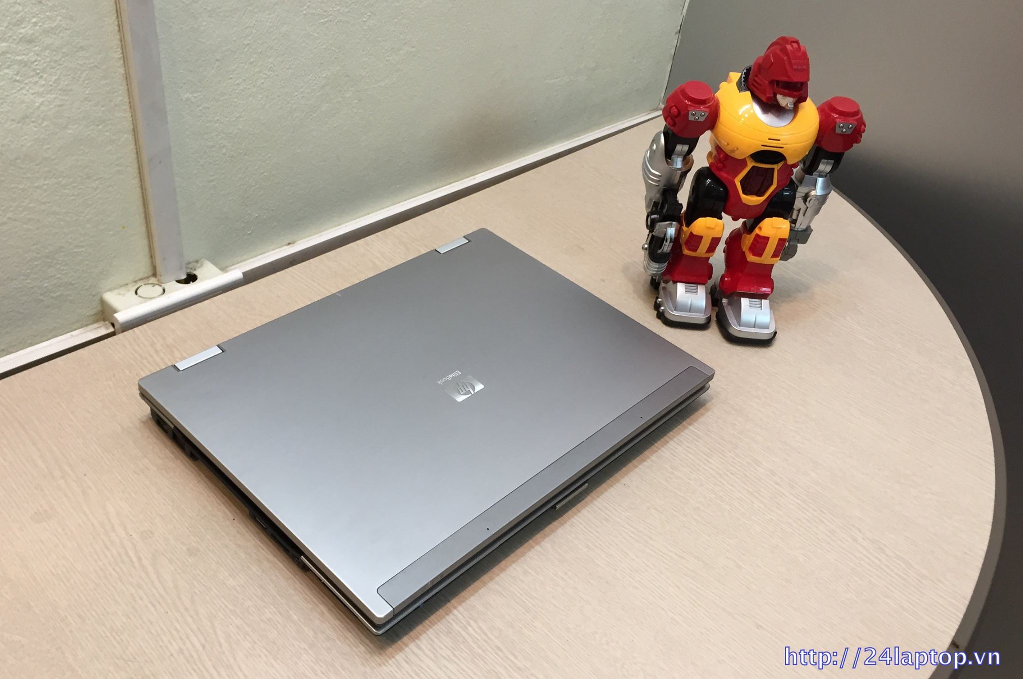 Laptop HP Elitbook Mobi WORKSTATION 8530W _1.jpg